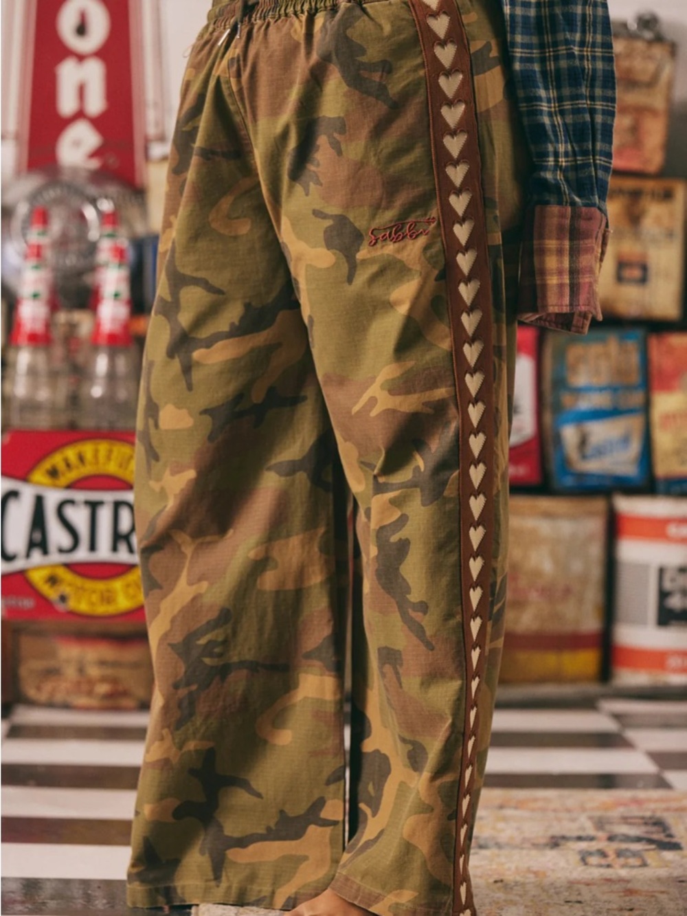 SABBI- Camo Pant NWT - Picture 2 of 8